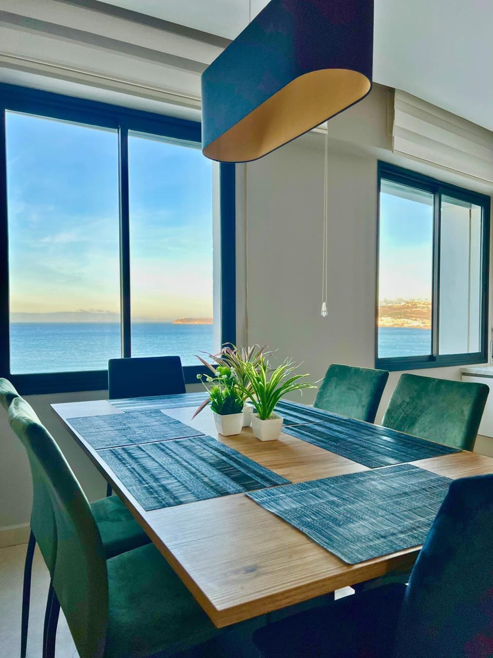Seating area, Dining area, Sea view