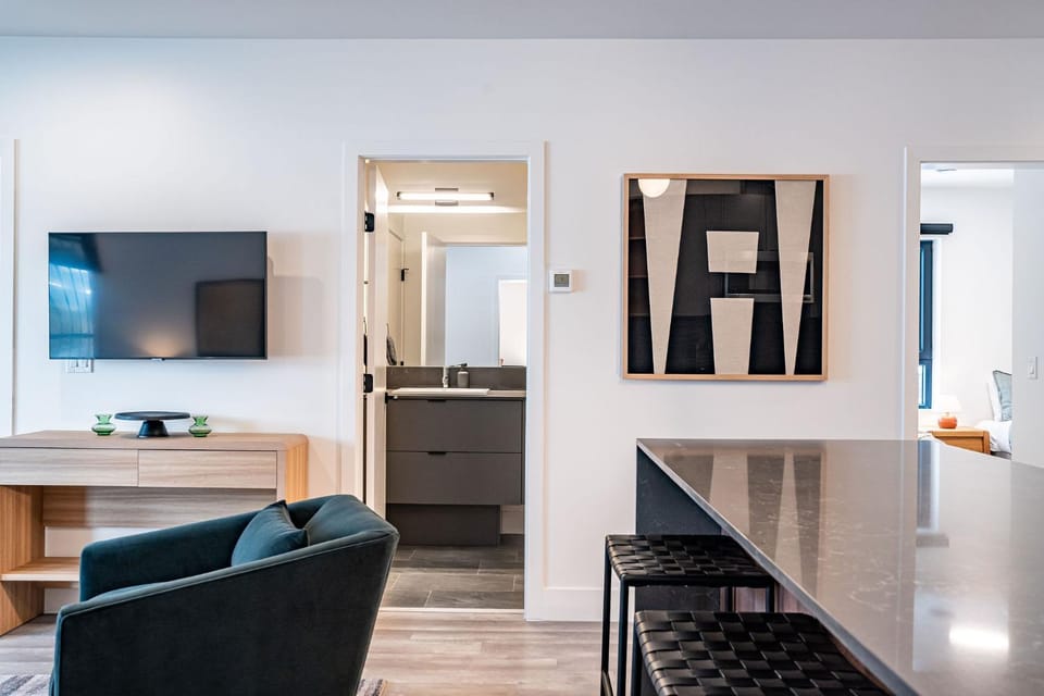 Escape to Revy - Beautifully Designed Condo House in Revelstoke