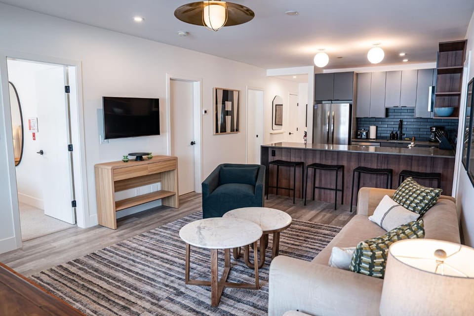 Escape to Revy - Beautifully Designed Condo House in Revelstoke