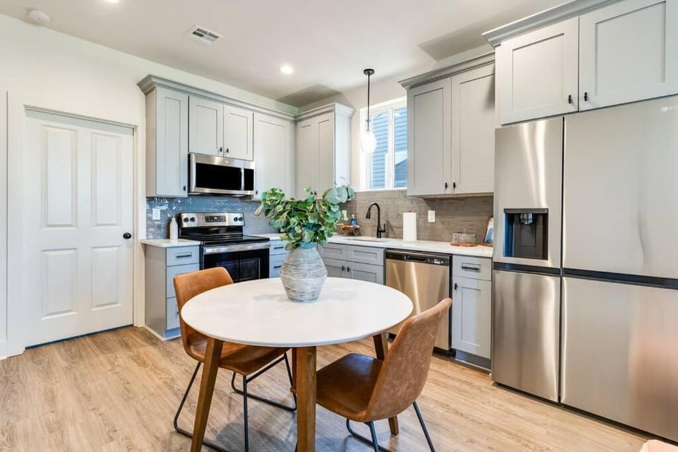 Pelican house*King bed*Fast WiFi*Book now House in Broussard