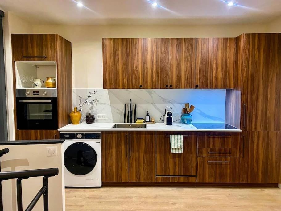 dishwasher, stove, washing machine, kitchen