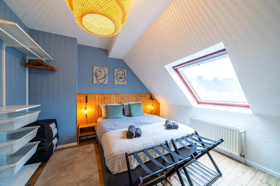 Bed, Bedroom