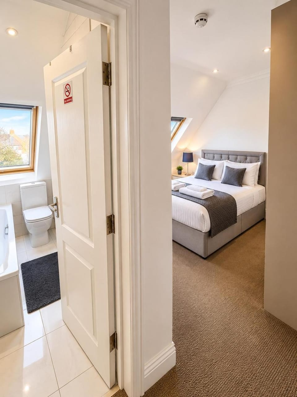 Stunning Modern, Private Apartment,15 Mins To Central London Apartment in London