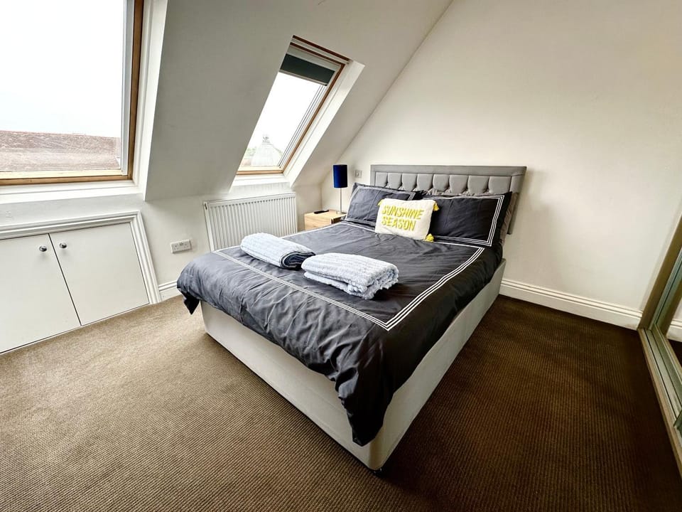 Stunning Modern, Private Apartment,15 Mins To Central London Apartment in London