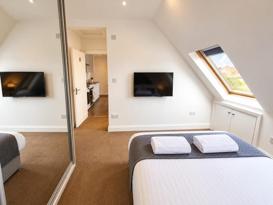 Stunning Modern, Private Apartment,15 Mins To Central London Apartment in London