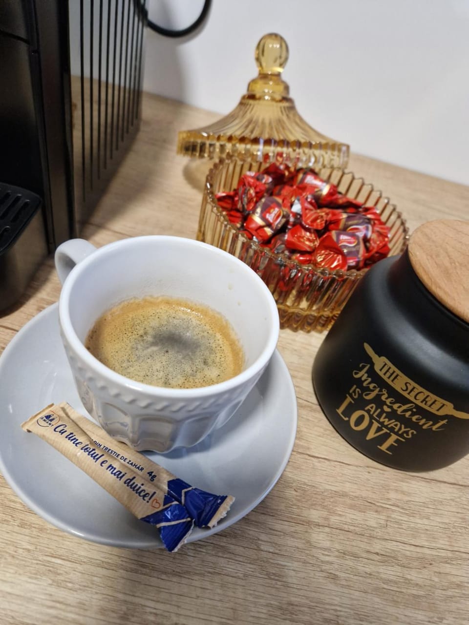 Coffee/tea facilities, Food and drinks