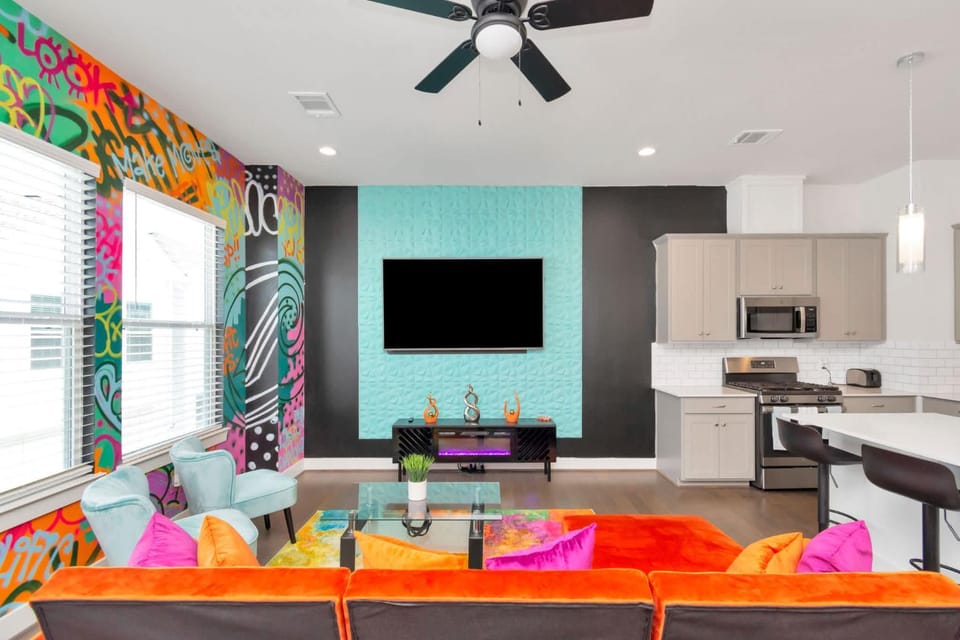 Stylish Prolific Gem - Great 4 Groups & Creators House in Houston