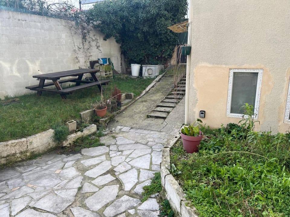 Studio indépendant plein pied avec mezzanine Apartment in Nogent-sur-Marne