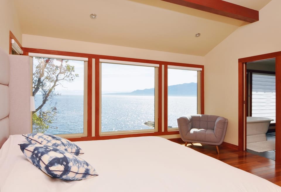 Exclusive Private Island - Pacific Ocean Paradise Villa in Vancouver Island