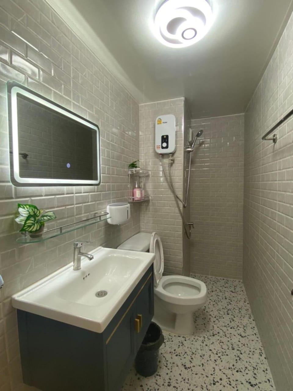 Shower, Toilet, Bathroom, Bath