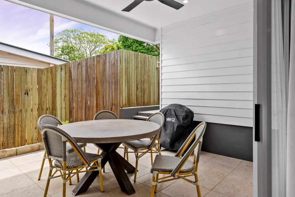 Patio, Dining area