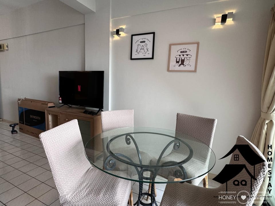 Communal lounge/ TV room, Seating area, Evening entertainment