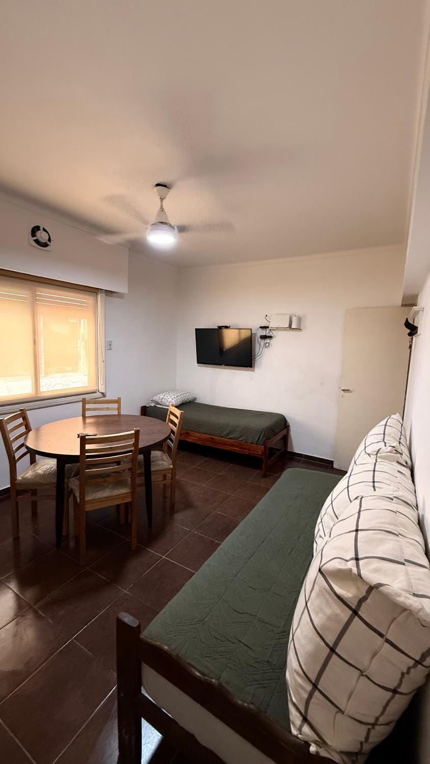 Bed, TV and multimedia, Dining area