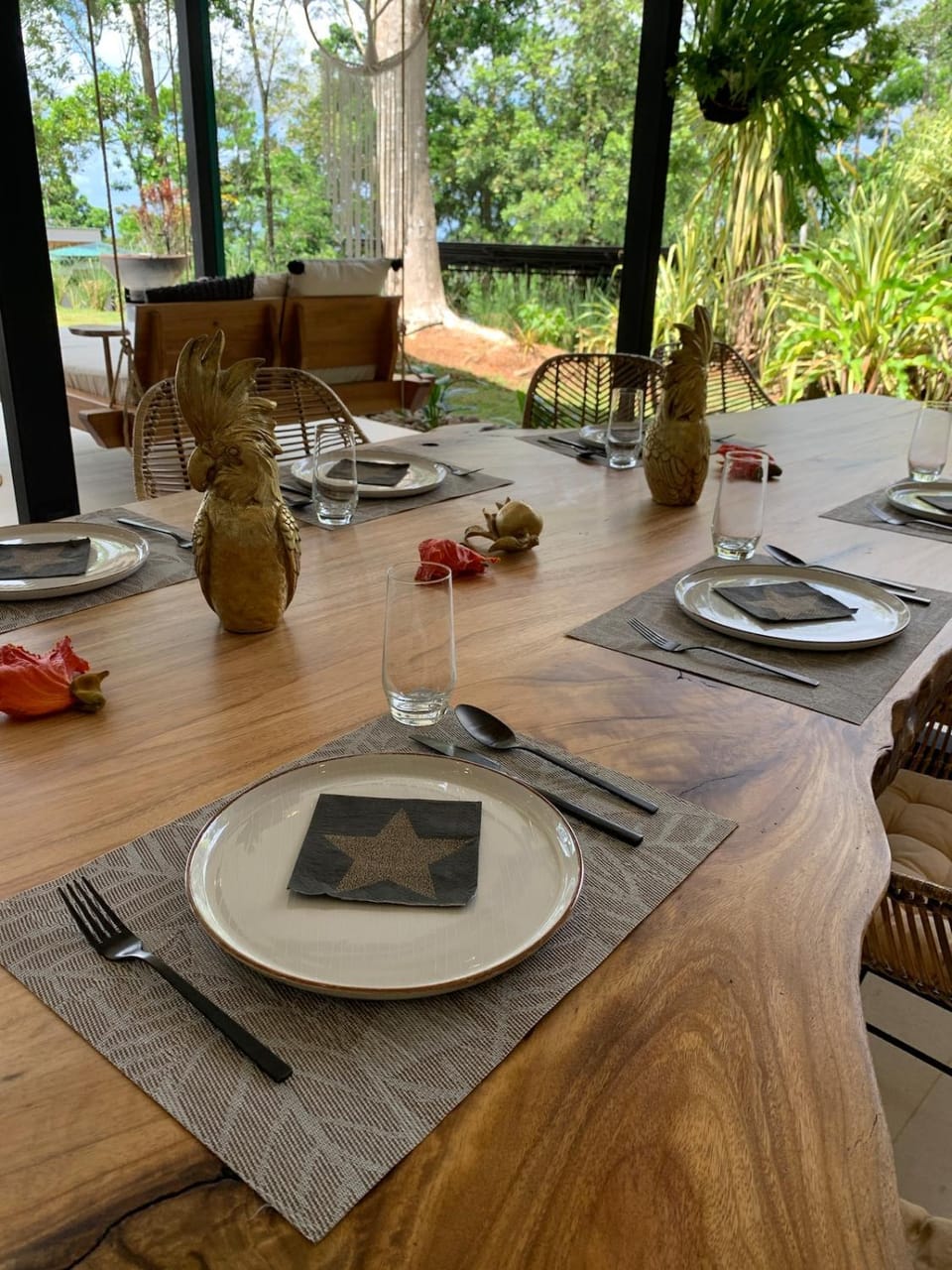 Food and drinks, Dining area, Food, Garden view