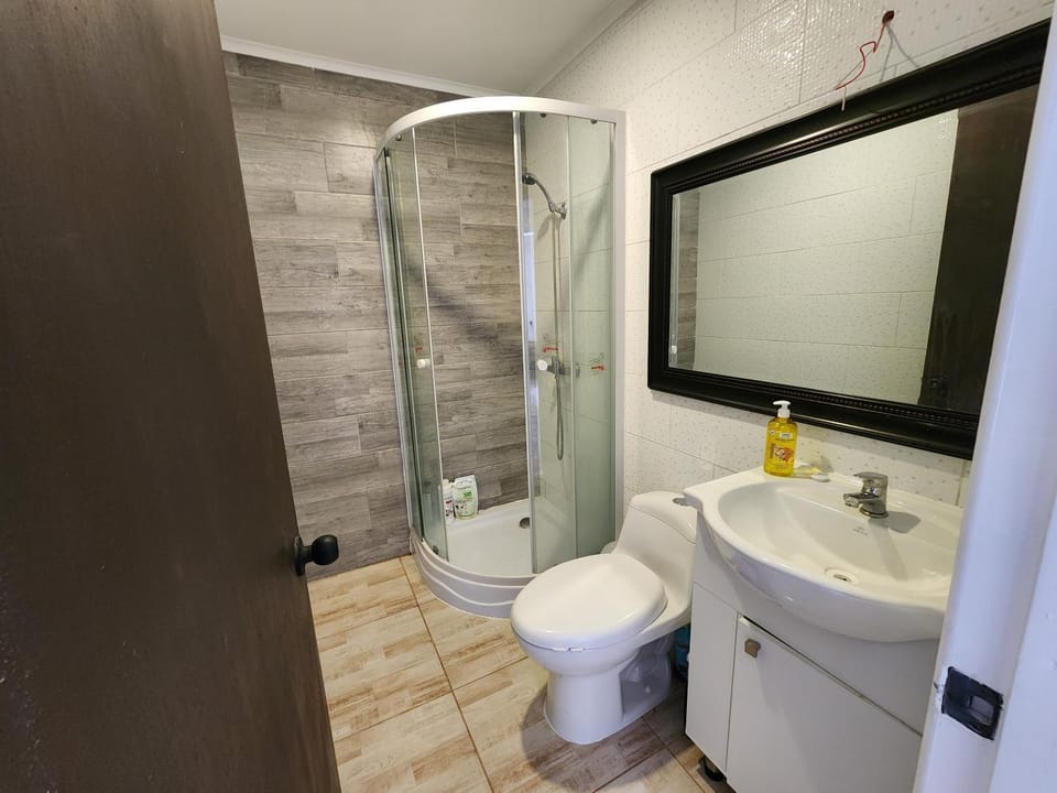 Shower, Bathroom, Bath, towels