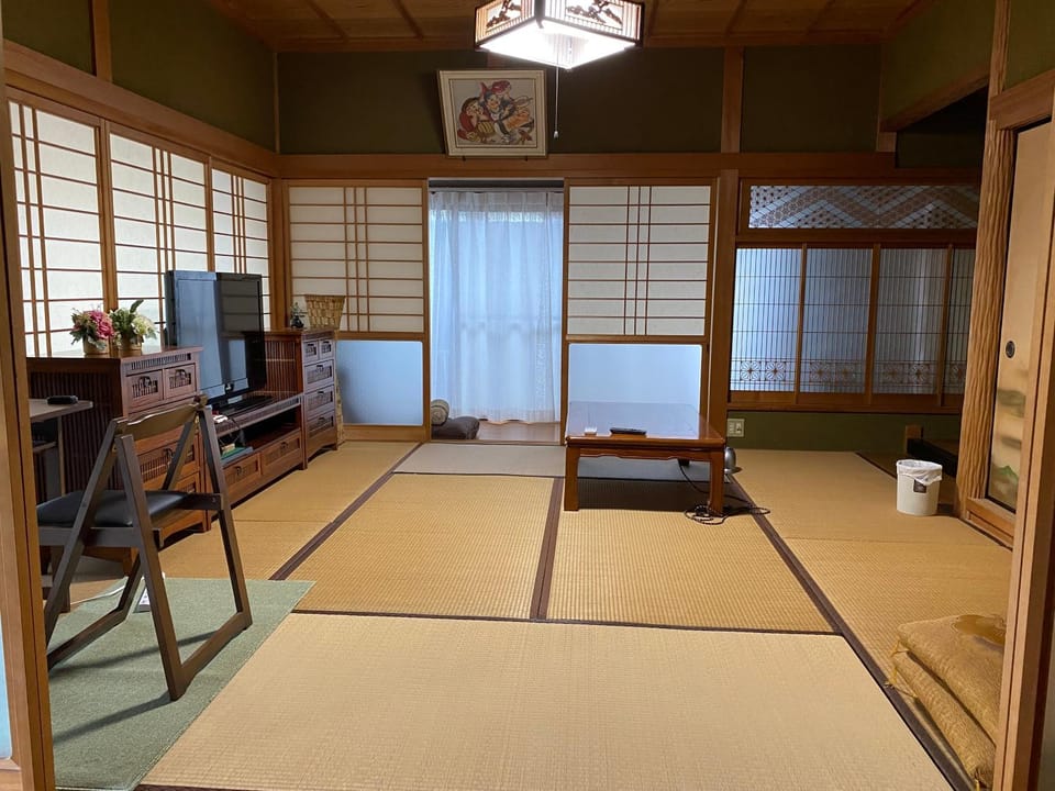 Living room, Photo of the whole room