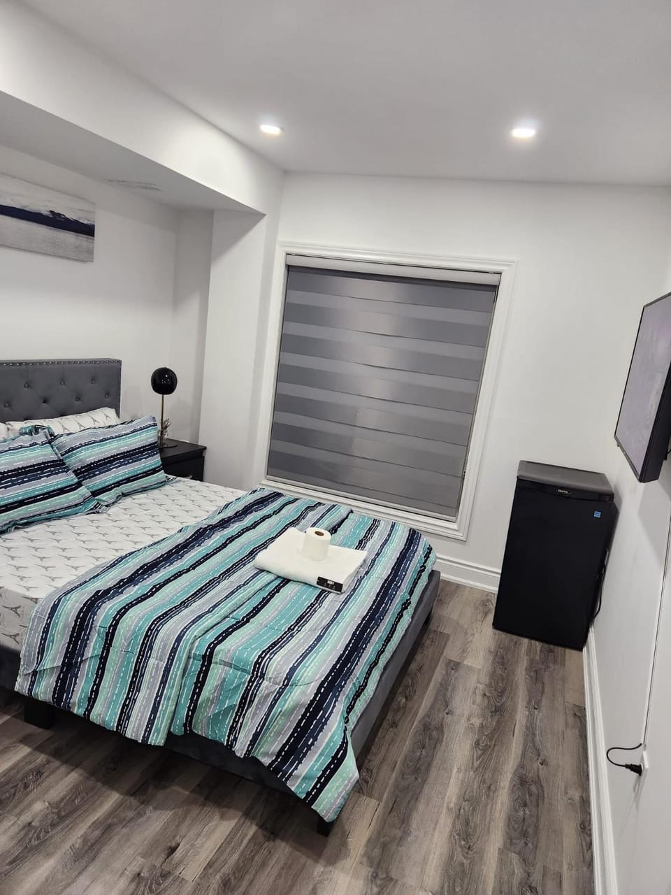 Bed, TV and multimedia, Photo of the whole room, Bedroom, air conditioner