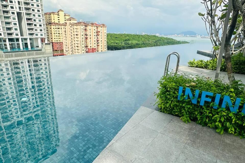 Deluxe Seaview Georgetown Penang @ ComfyLux Homestay Apartment in George Town