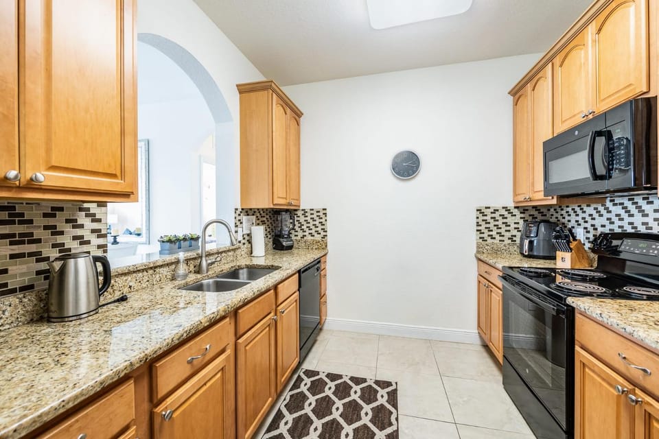 Top Floor*Balcony*VistaCay Convention Ctr & Idrive House in Orlando