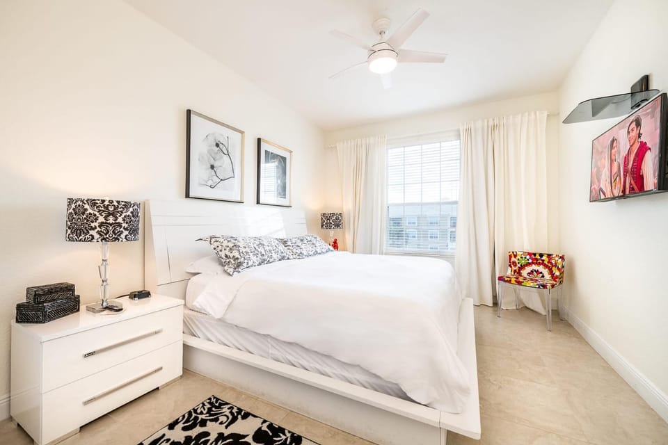 Top Floor*Balcony*VistaCay Convention Ctr & Idrive House in Orlando