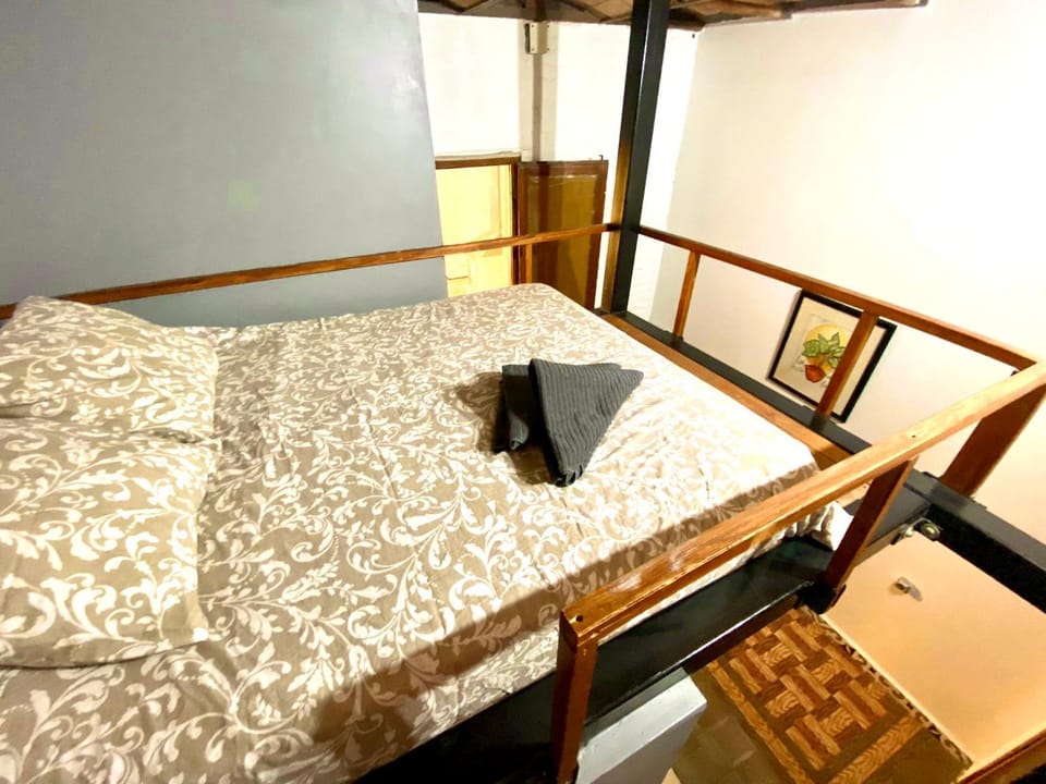 Apartamento de 3 habitaciones en Sants a 2`del metro Badal P9 Apartment in L'Hospitalet de Llobregat