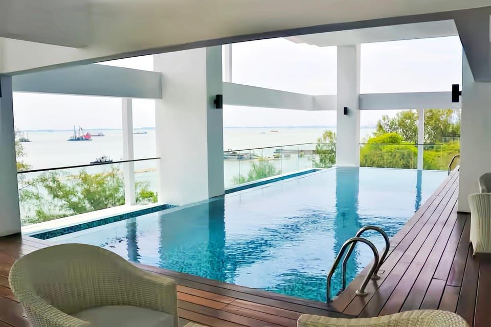 View (from property/room), Balcony/Terrace, Pool view, Swimming pool, Swimming pool, sunbed