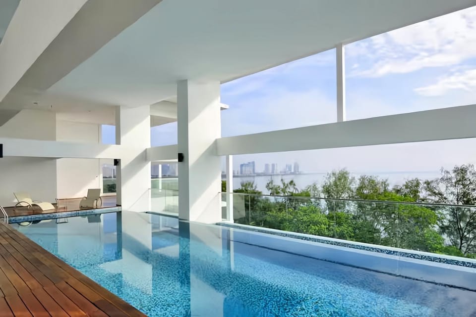 Pool view, Swimming pool, sunbed