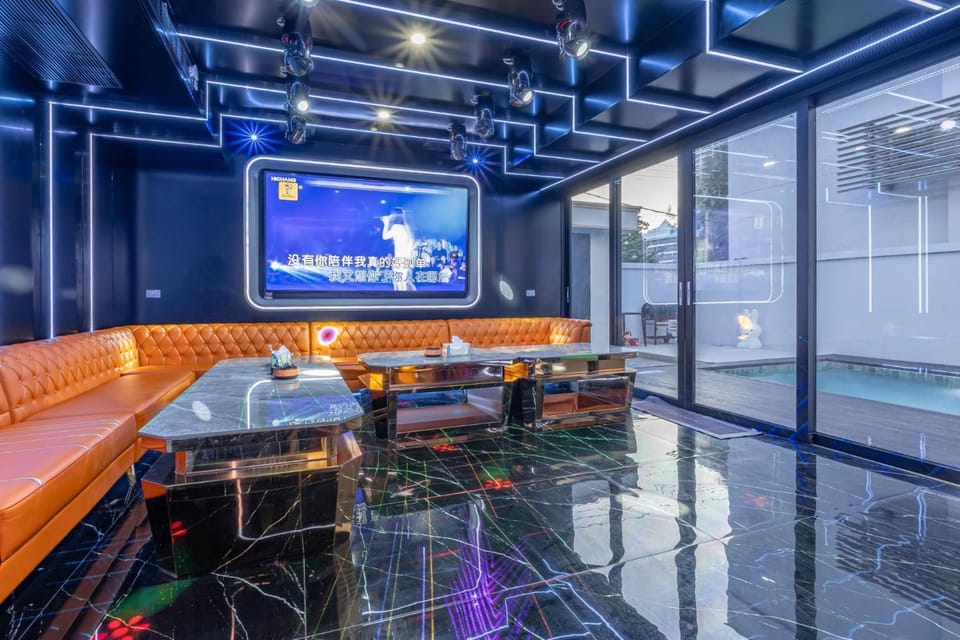 Game Room, Karaoke, Evening entertainment