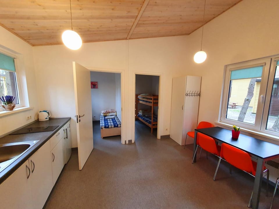 Bed, Bedroom, bunk bed, kitchen