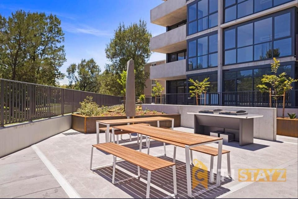 Lavish in Lyneham - 2BD 1Bth Apt Apartment in Canberra