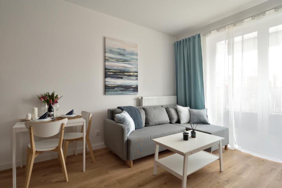 Communal lounge/ TV room, Living room, Food