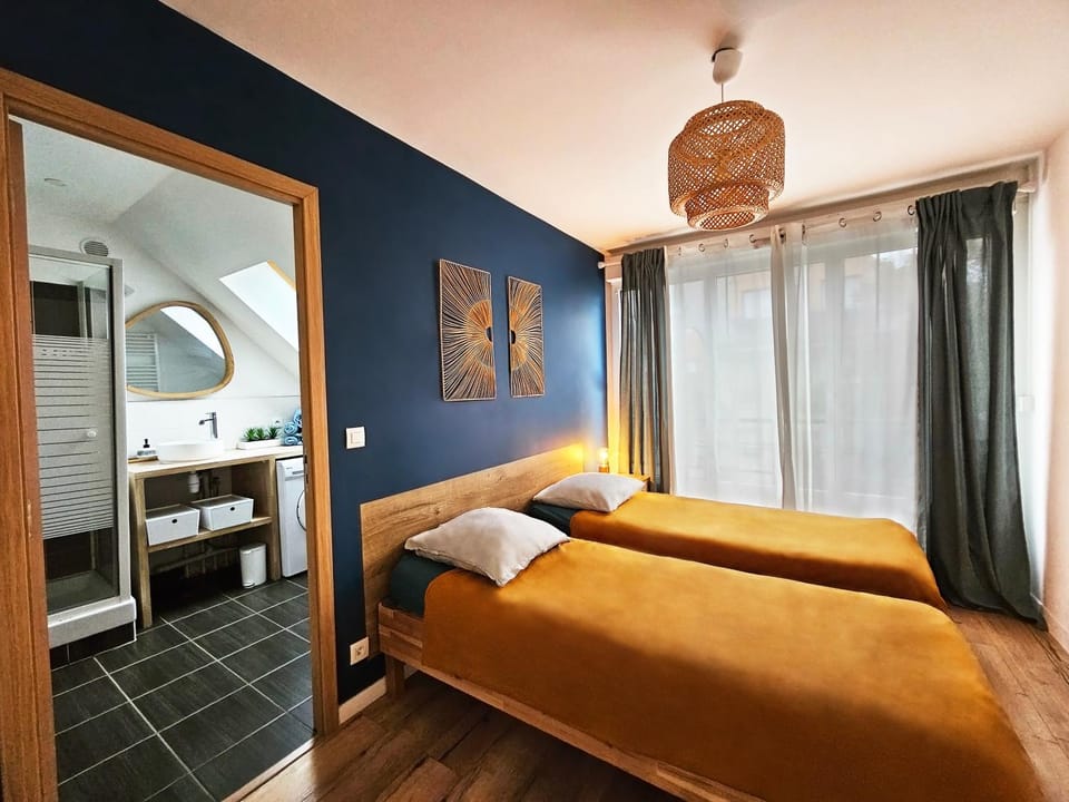 Bed, Bathroom, Bedroom