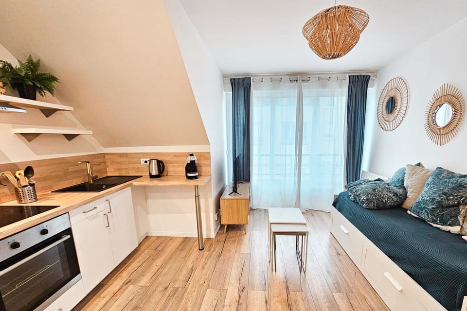 Coffee/tea facilities, Living room, stove, kitchen