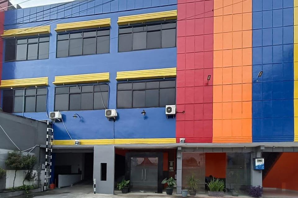 Facade/entrance