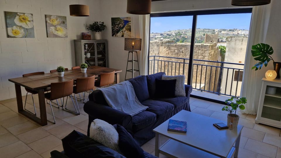 View (from property/room), Balcony/Terrace, Living room, Seating area, Dining area