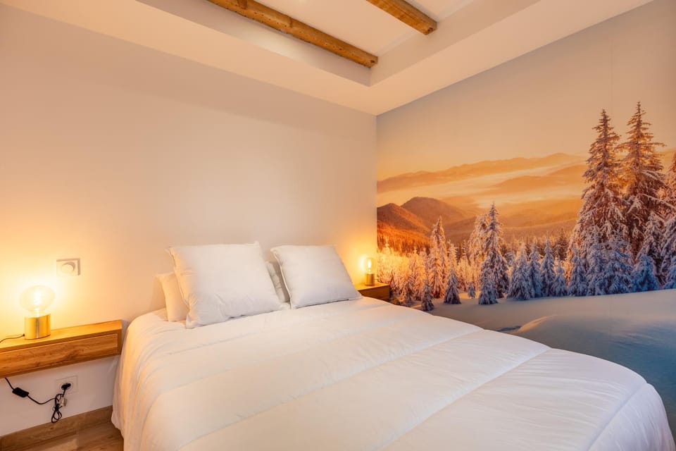 Bed, Photo of the whole room
