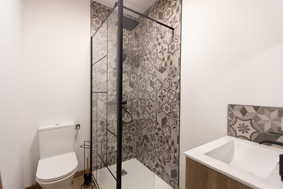 Shower, Toilet, Bathroom