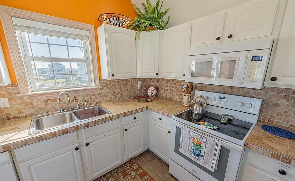 Coffee/tea facilities, Kitchen or kitchenette, dishwasher, minibar, pet friendly, stove, toaster
