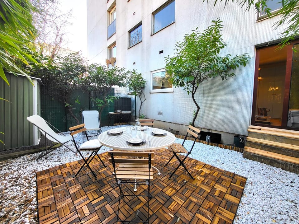 Property building, Patio, Dining area