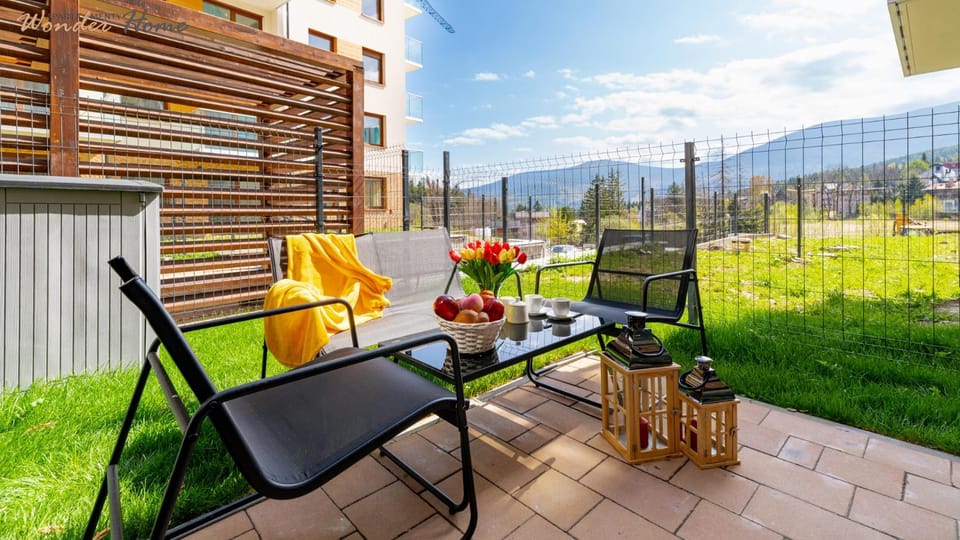Spring, Day, Natural landscape, Balcony/Terrace, Mountain view