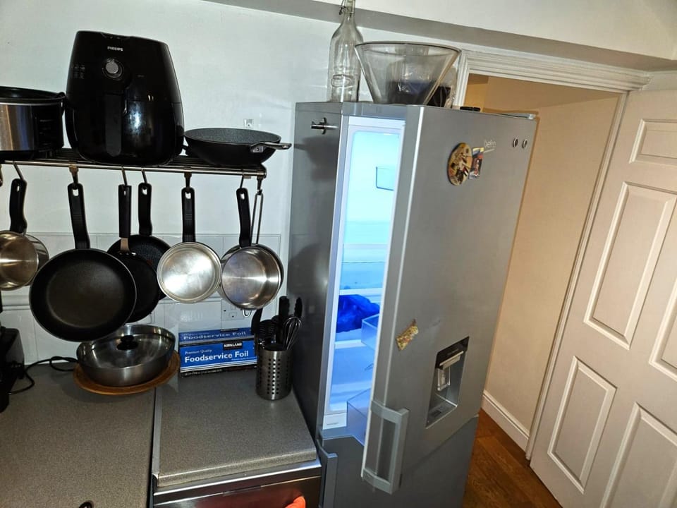 Food, microwave, oven, washing machine, kitchen