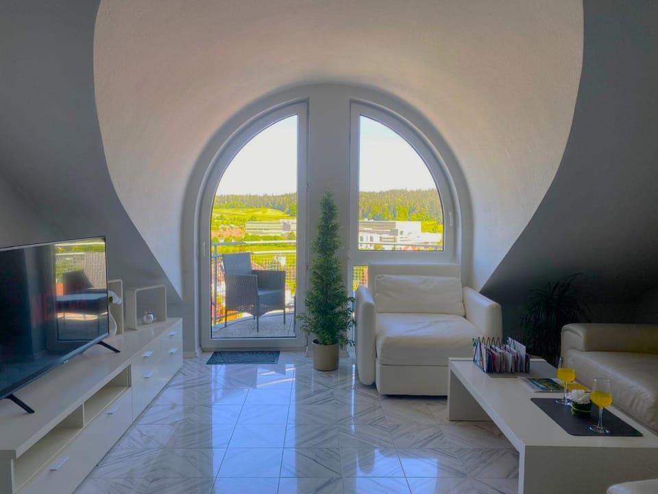 View (from property/room), Balcony/Terrace, Living room