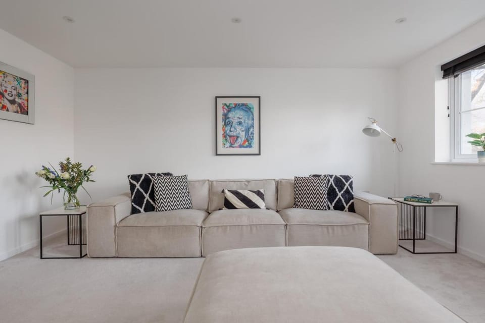 The Hideaway by Grandeur Property Apartment in Poole