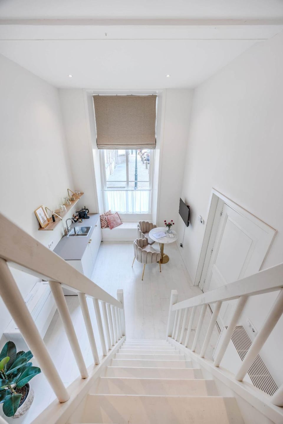 Living room, Photo of the whole room, Seating area