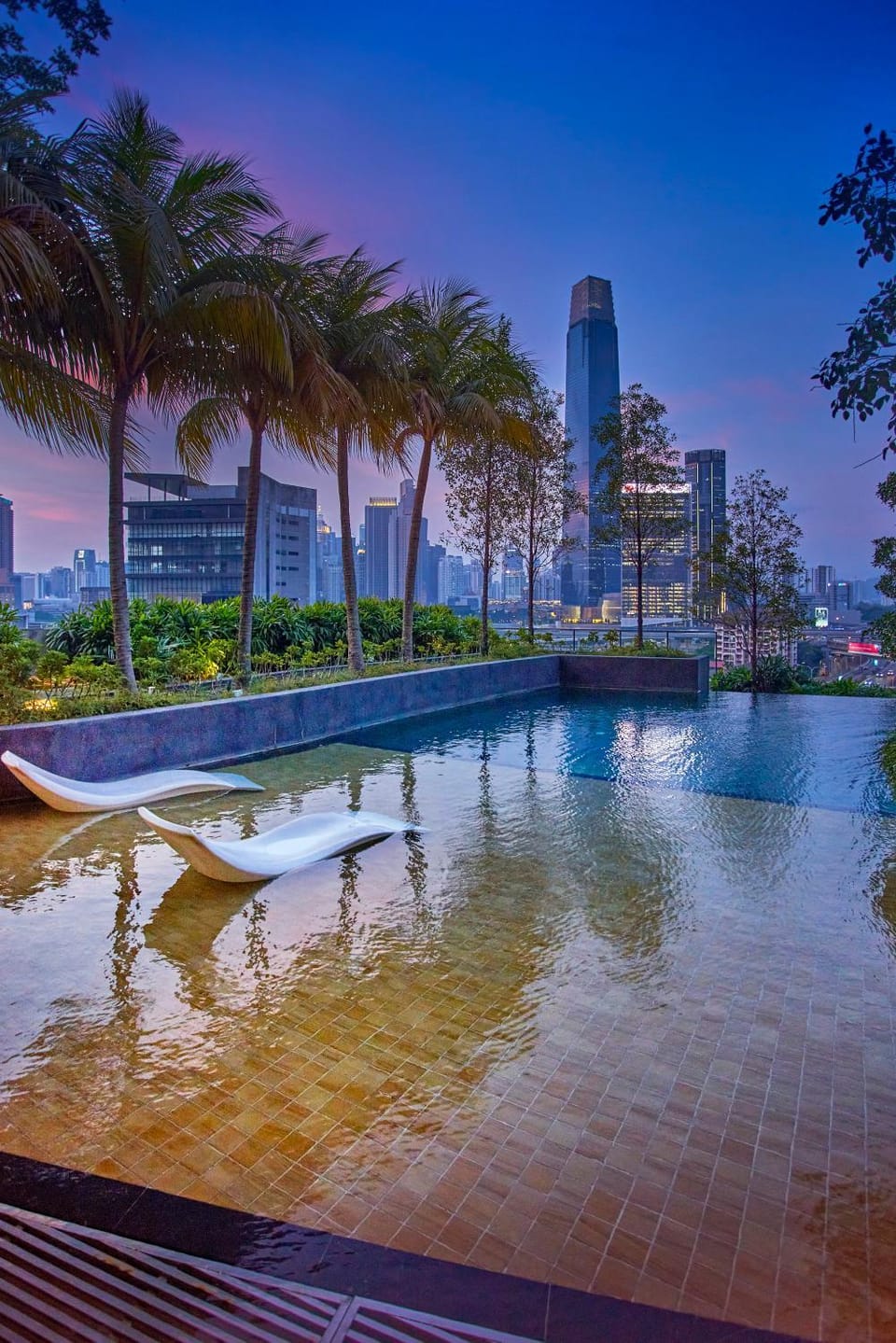 Property building, Nearby landmark, City view, Swimming pool