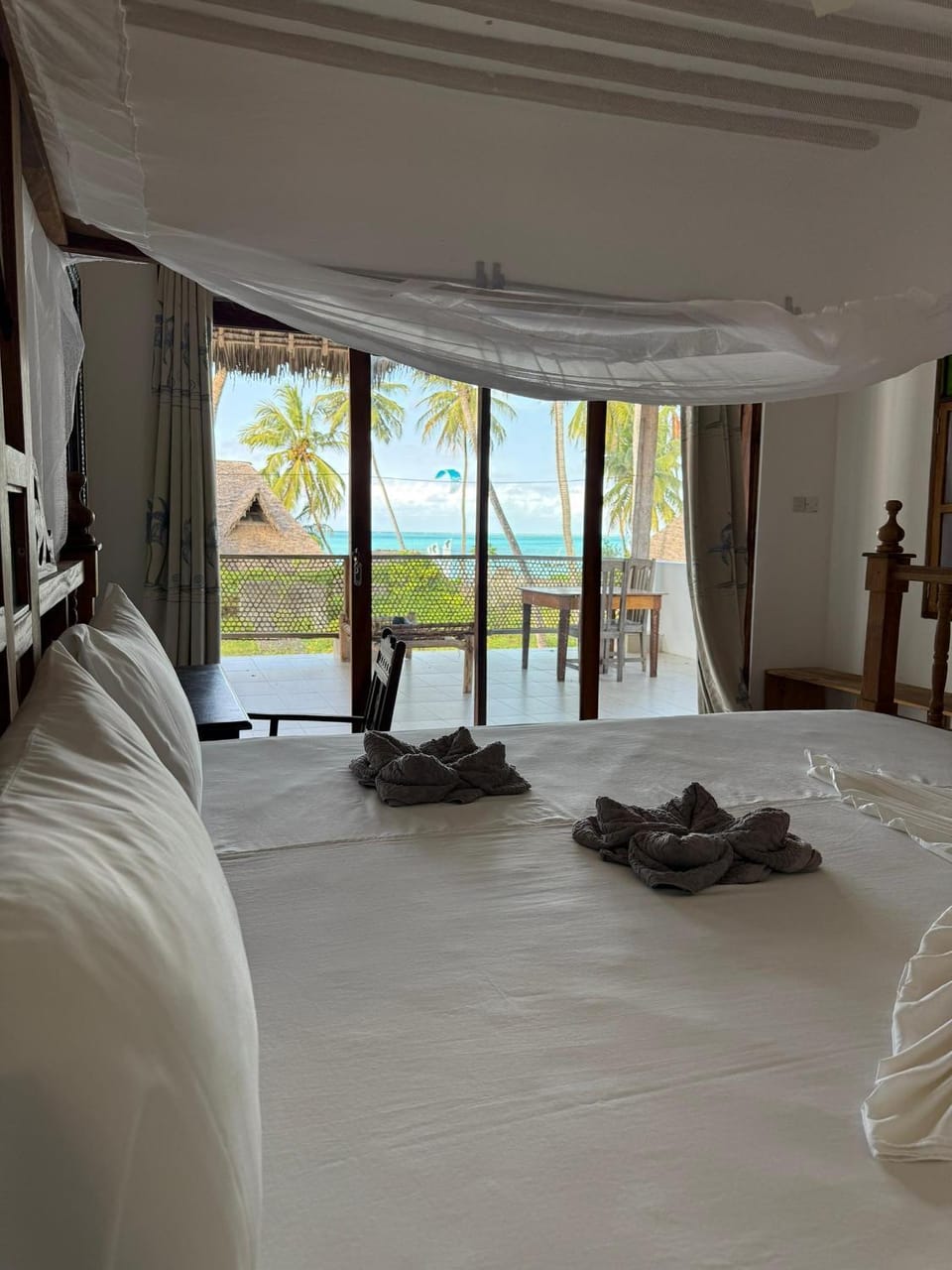 Bathroom, Lake view, Sea view