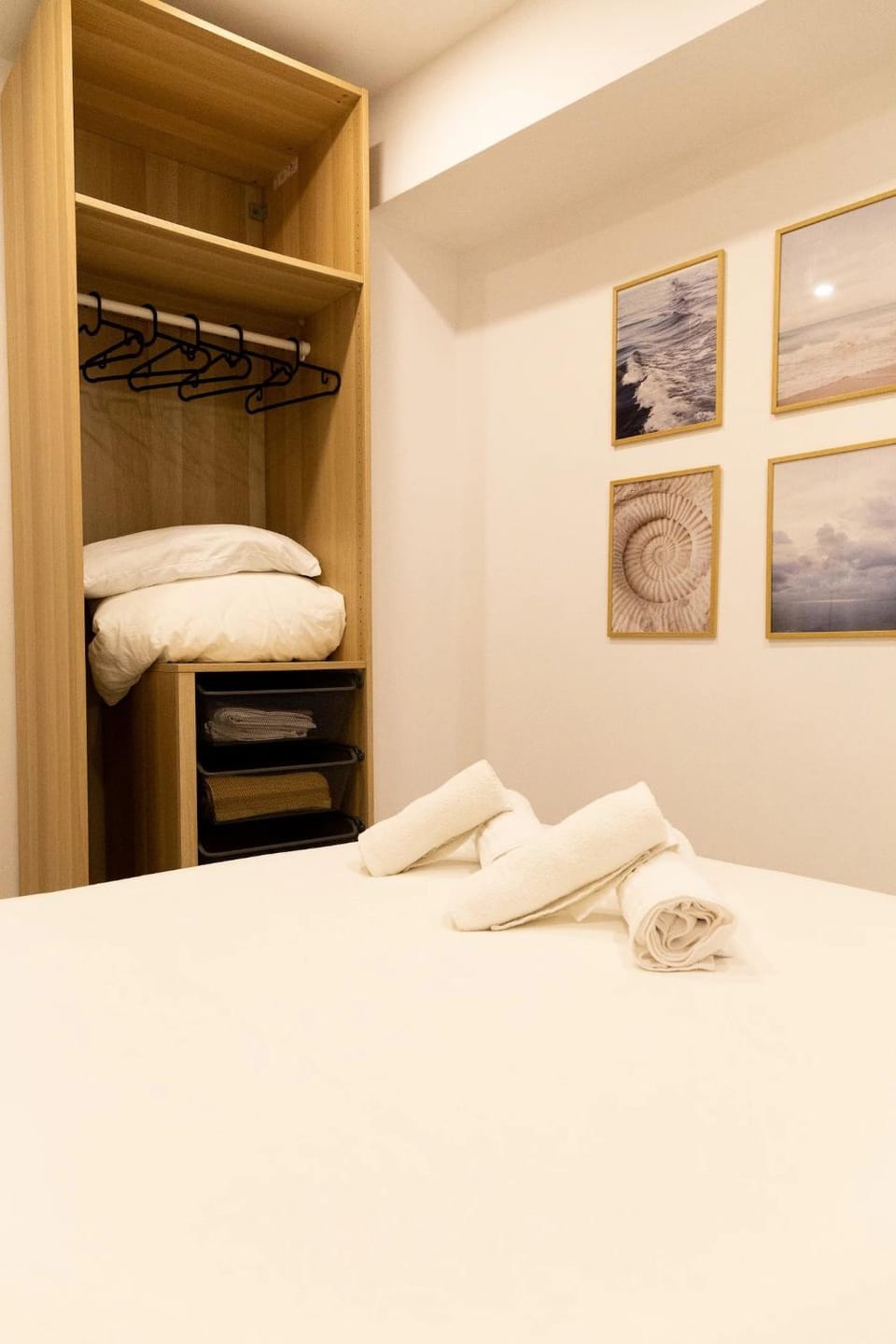 Bed, Photo of the whole room, Bedroom, towels, wardrobe