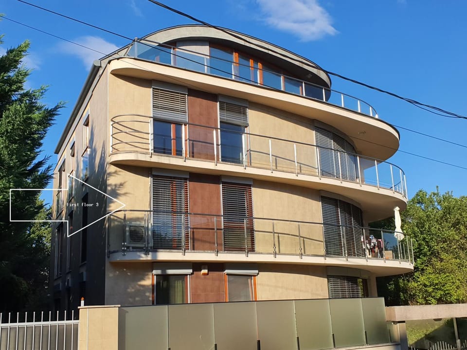 ES-5 Luxory Homes Apartment in Budapest