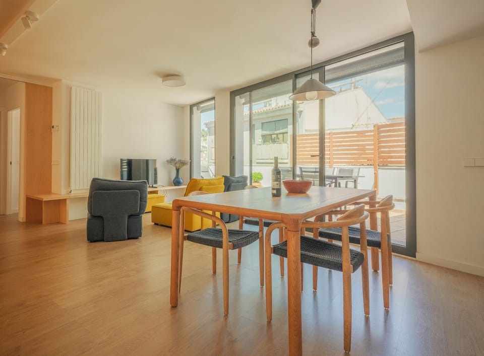 Living room, Dining area