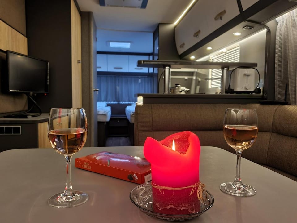 TV and multimedia, Dining area